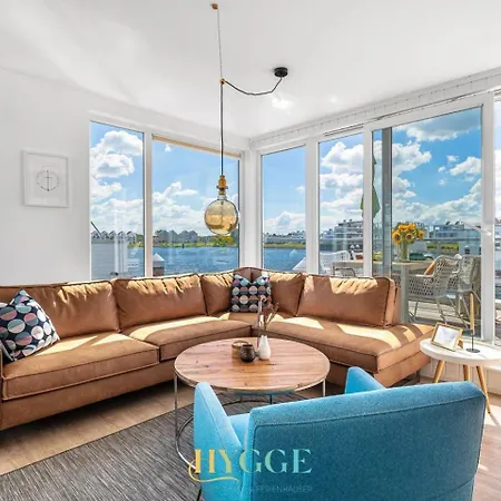 Schwimmendes Haus Hygge * オルペニッツ