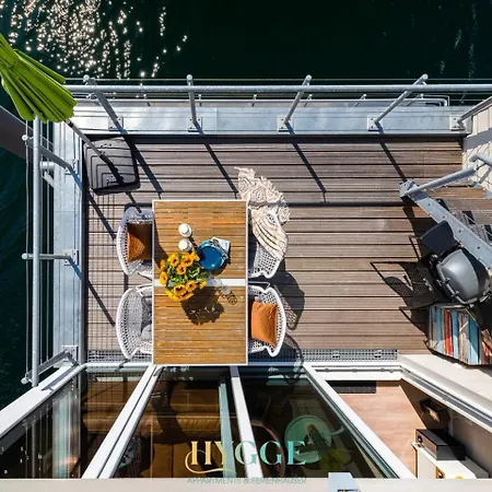 Schwimmendes Haus Hygge * オルペニッツ